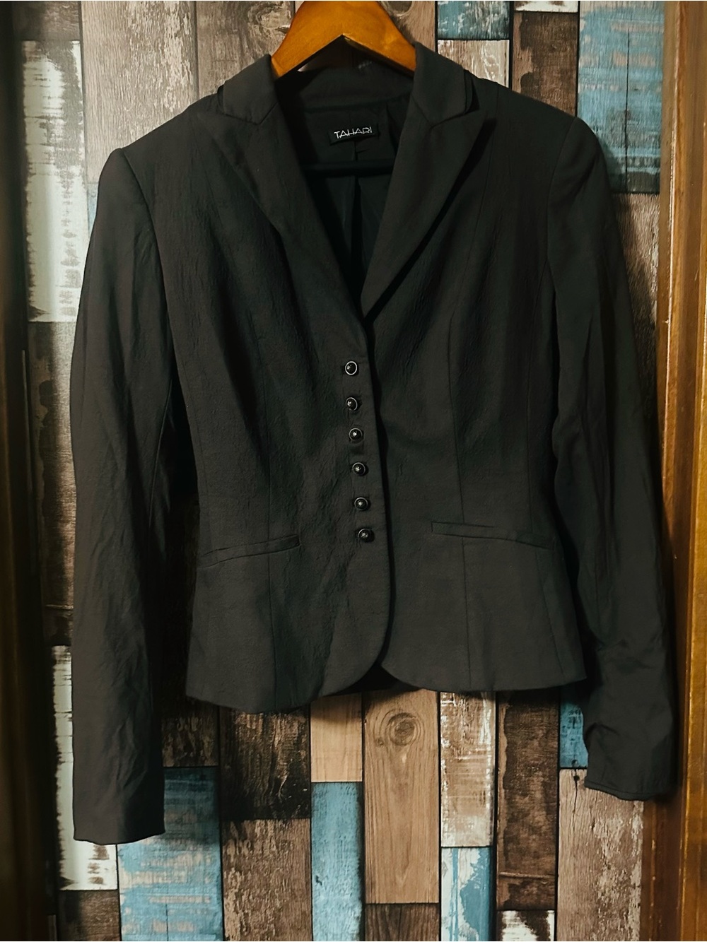 Tahari Black Women's Tailored Button-Front Blazer
